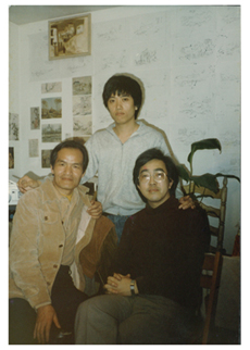Photograph of Zheng Shengtian with painters Chen Yifei and Chen Danqing in New York, 1983.