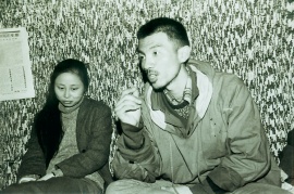 肖鲁与唐宋（右）在《中國現代藝術展》，1989 ﹝照片提供︰王友身﹞